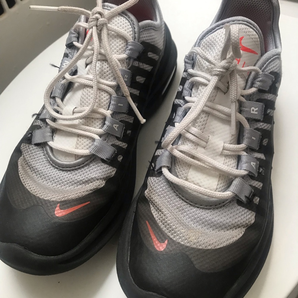 ✂️ Price Drop ✂️ Nike Airmax Sneakers